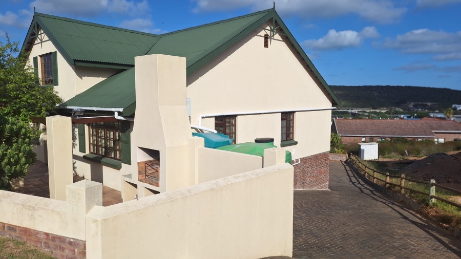 5 Bedroom Property for Sale in Stilbaai Wes Western Cape